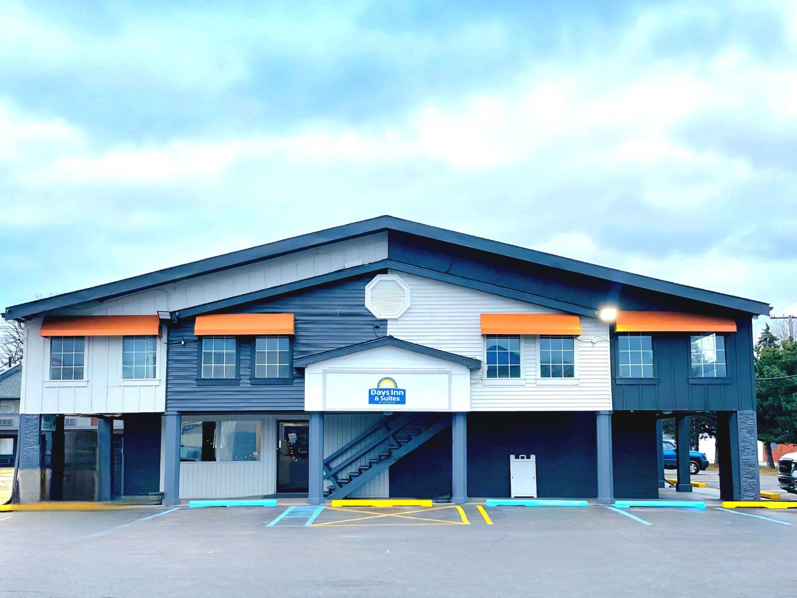 Days Inn & Suites Port Huron